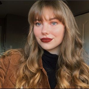 Meet your Posher, Maria